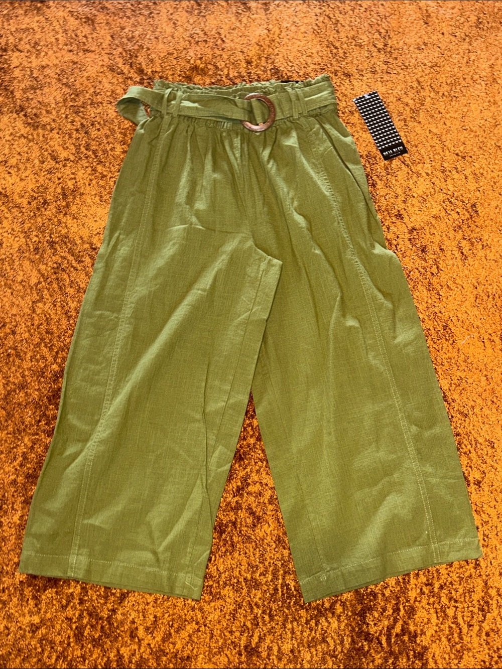 High-Rise Olive Green Wide-Leg Capris with Self-Tie Belt